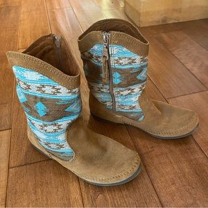 Minnetonka Baja Boot